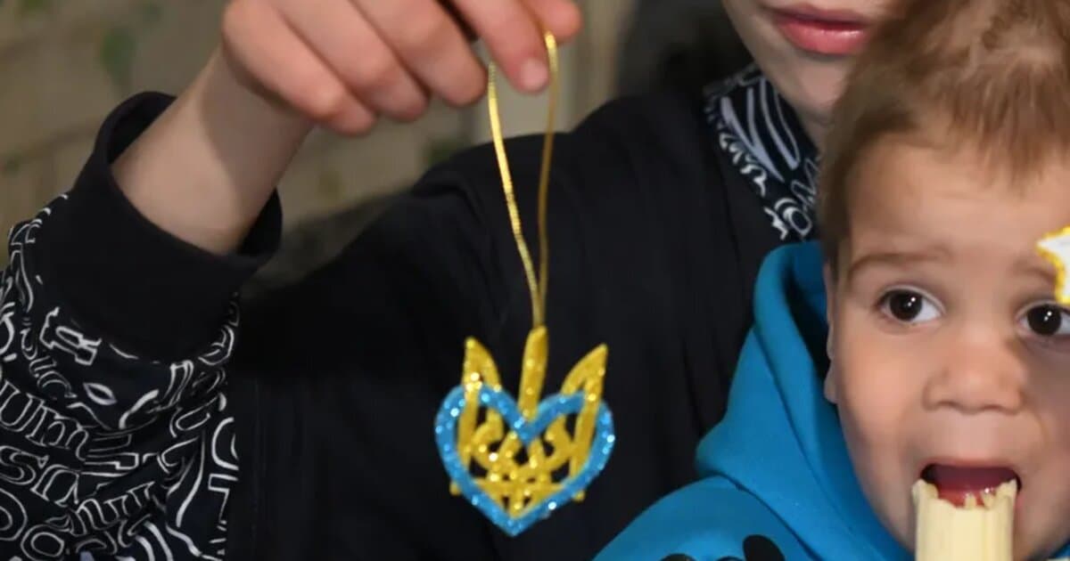 Handmade Ukrainian Trident by Front-line Children